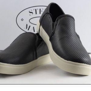 Steve Madden black slip on shoes